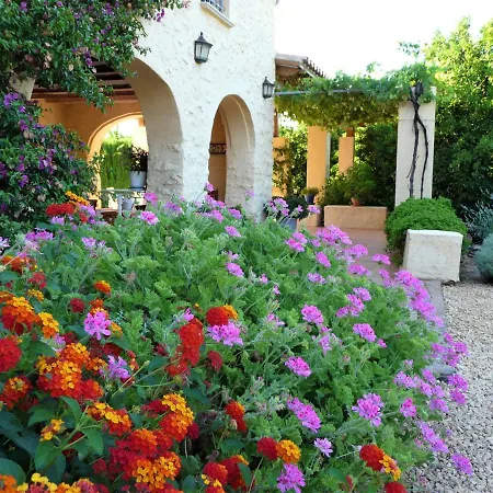 Con Encanto, 4 Hab Con 4 Banos Completos En Suite, Piscina Y Campo Privado *