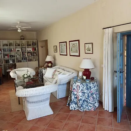 Con Encanto, 4 Hab Con 4 Banos Completos En Suite, Piscina Y Campo Privado
